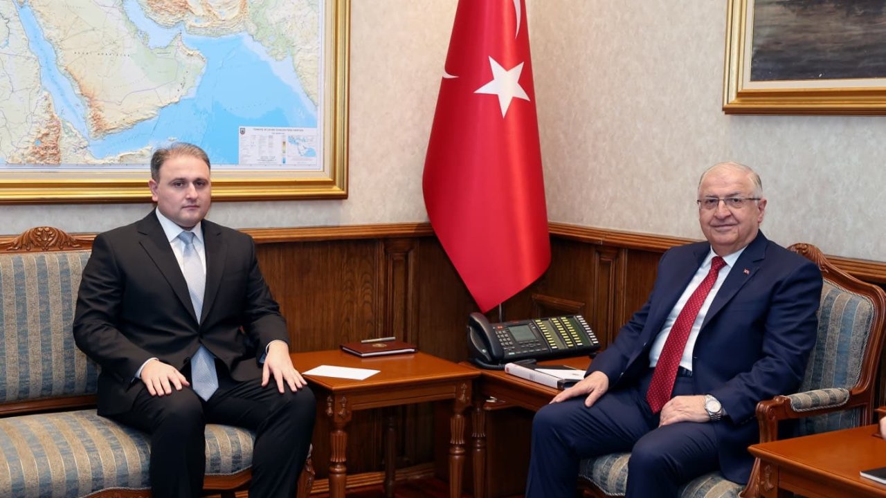 Bakan Güler, Azerbaycan Savunma Sanayii Bakanı Mustafayev ile görüştü