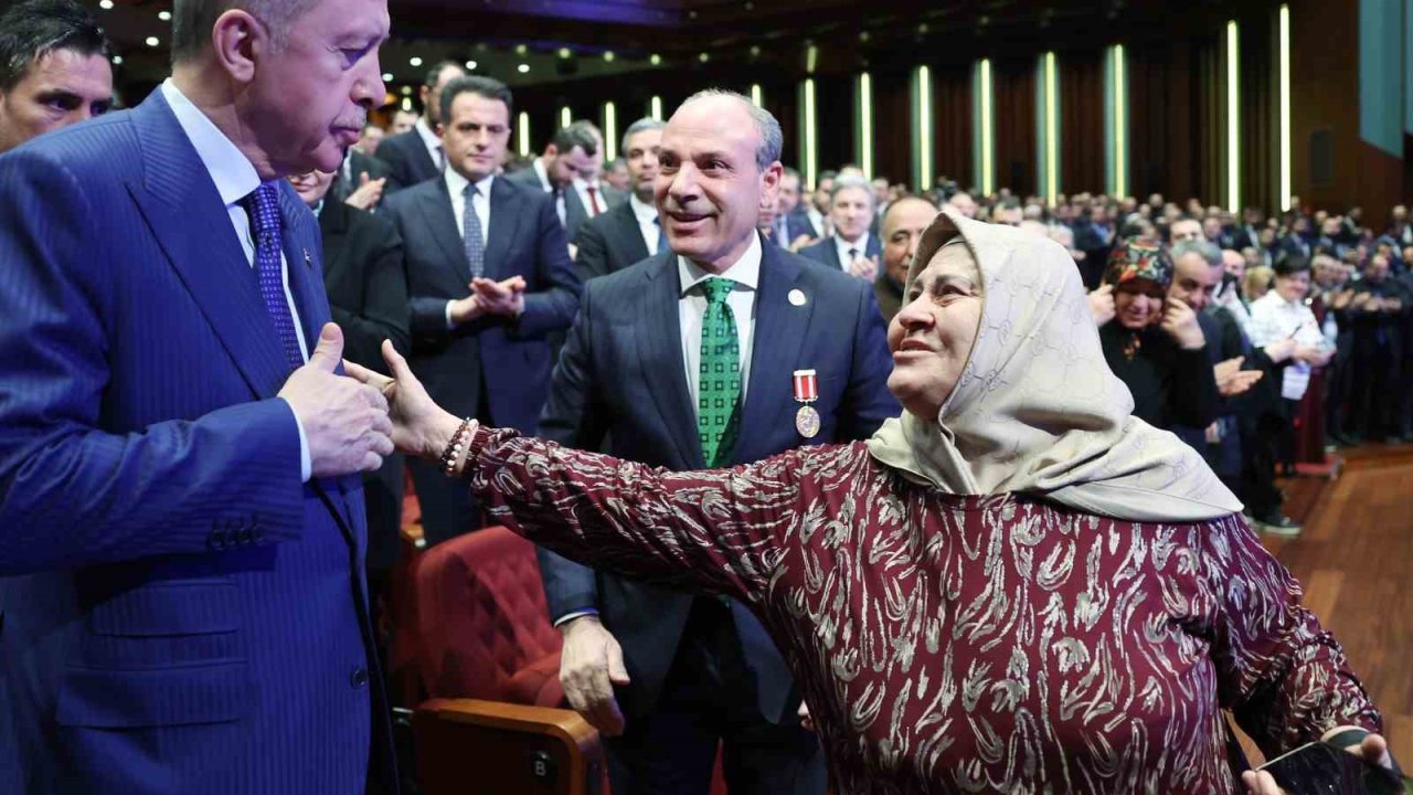 Bakan Kurum: "500 bin sosyal konutumuz bitecek, hayaller ertelenmeyecek, Türkiye kazanacak"