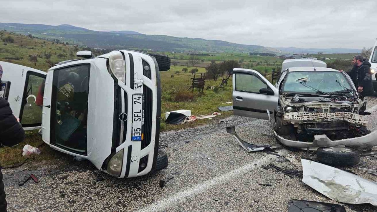 Balıkesir’de trafik kazası: 5 yaralı