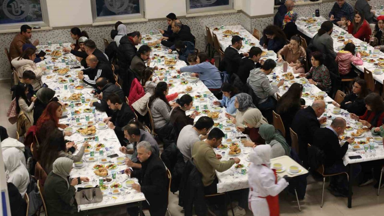 BARÜ ailesi geleneksel iftar programında buluştu