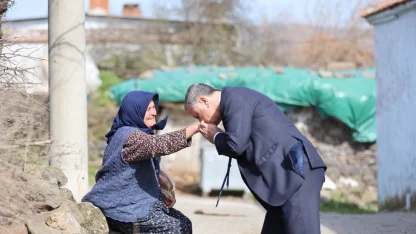 Başkan Balaban Yuntdağı’nda vatandaşlarla bayramlaştı