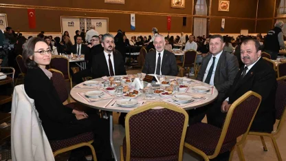 Başkan Başdeğirmen, üniversiteli gençlerle iftarda buluştu