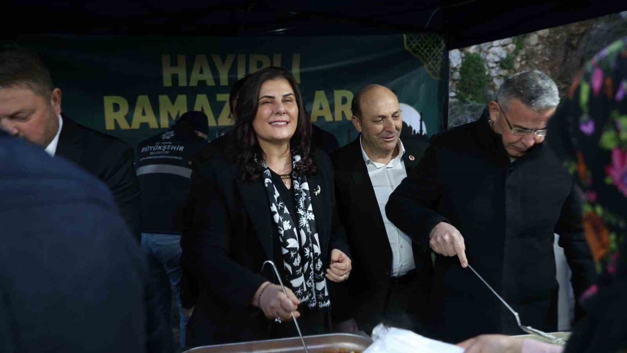 Başkan Çerçioğlu Köşk’te vatandaşlarla iftar sofrasında bir araya geldi