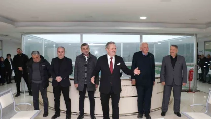 Başkan Koloğlu ilk belediye personelleri ile bayramlaştı