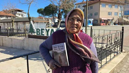 Başkan Pütün’den kitap yazan eşine anlamlı sürpriz