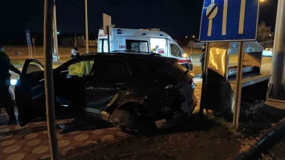 Batman’da iki otomobil kafa kafaya çarpıştı: 1 yaralı