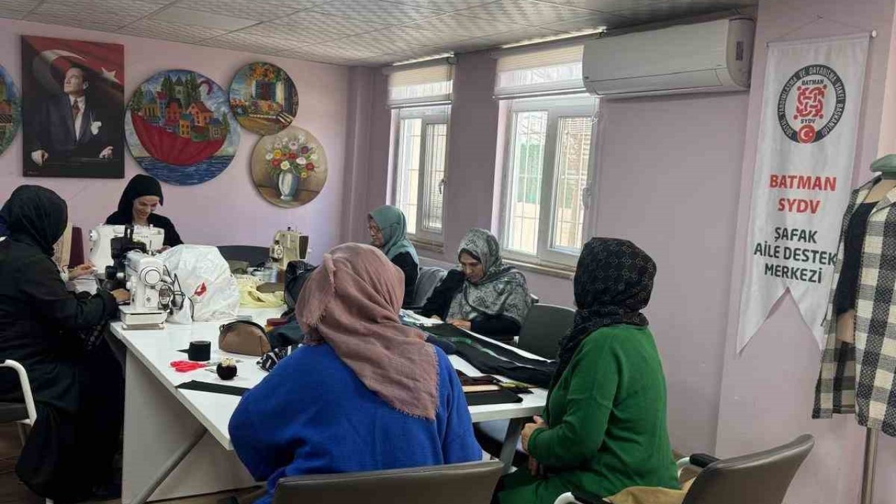 Batman’da kadınlar ilmek ilmek geleceği dokuyor