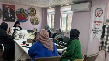 Batman’da kadınlar ilmek ilmek geleceği dokuyor