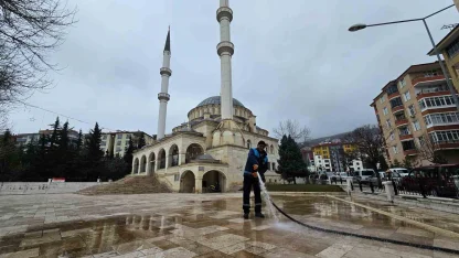 Battalgazi’de bayram öncesi cami ve mezarlıklar temizleniyor