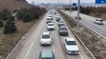 Bayram yolculuğu başladı: 43 ilin geçiş güzergahında trafik hareketliliği arttı
