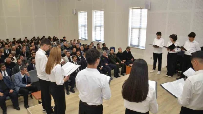 Besni’de İstiklal Marşı’nın ruhunu öğrenciler yaşattı