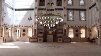 Beyağaç Merkez Çarşı Camii ibadete açıldı