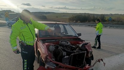 Beyşehir’de otomobil tırla çarpıştı: 2 yaralı