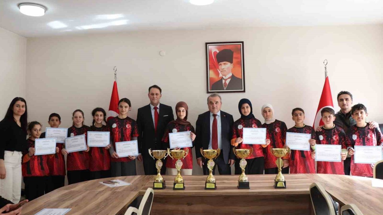 Bilecik’te ‘Floor Curling’ başarı belgeleri sahiplerini buldu