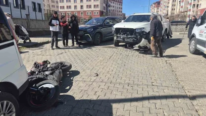 Bingöl’de otomobil ile motosiklet çarpıştı: 2 yaralı