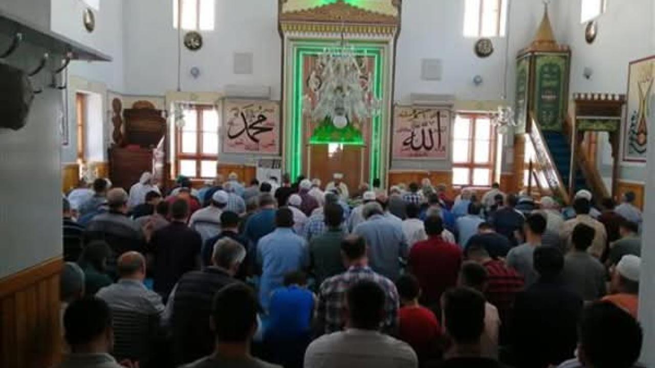 BİR RAMAZANI DAHA TÜKETTİK... CAMİLER VERİMSİZ, İMAMLAR İLGİSİZ, DİYANET GAYRET-İ DİNİYESİZ...