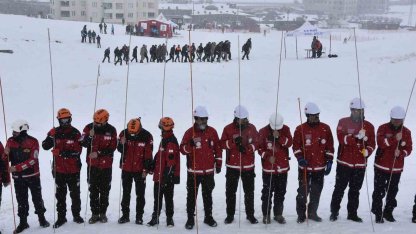 Bitlis’te çığ tatbikatı gerçeğini aratmadı