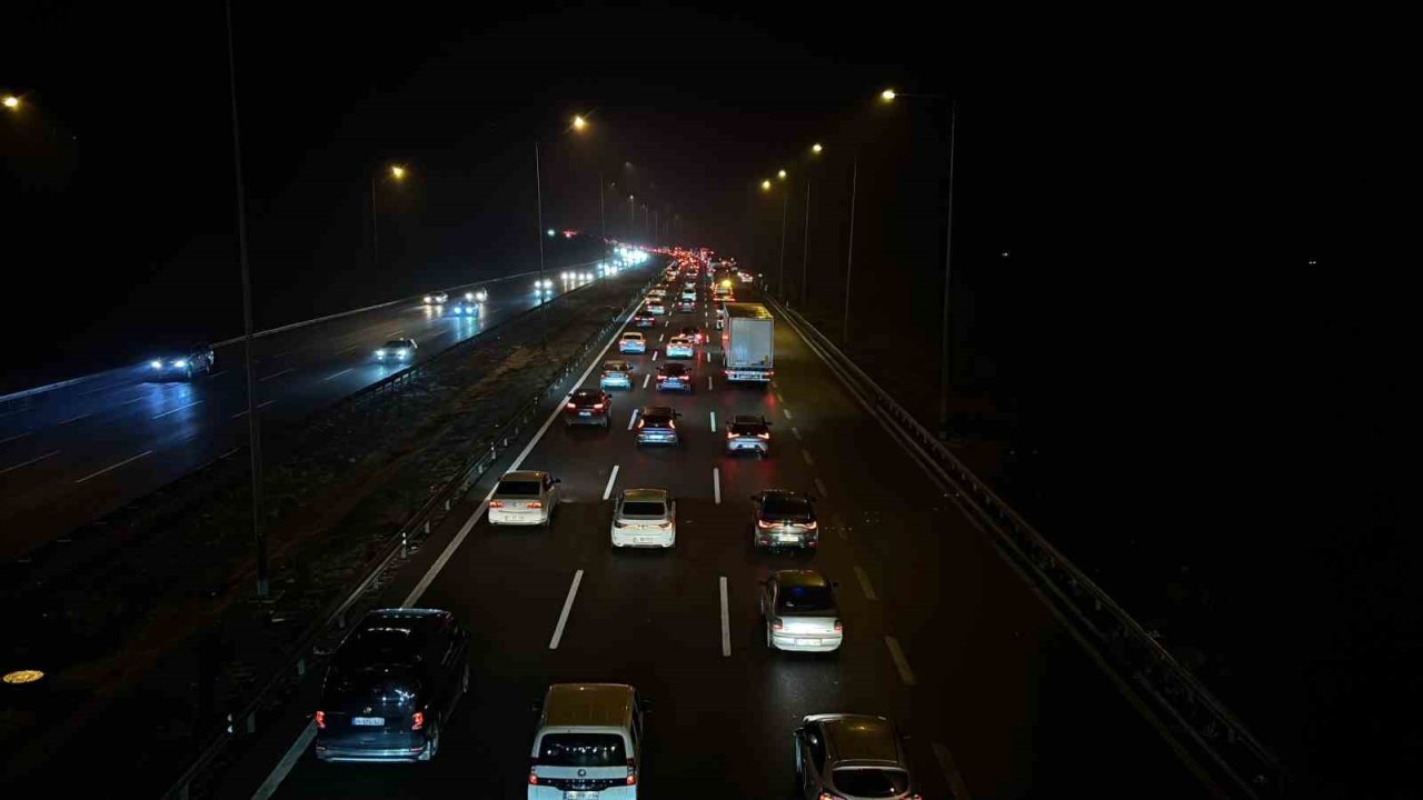 Bolu geçişinde bayram trafiği kilit