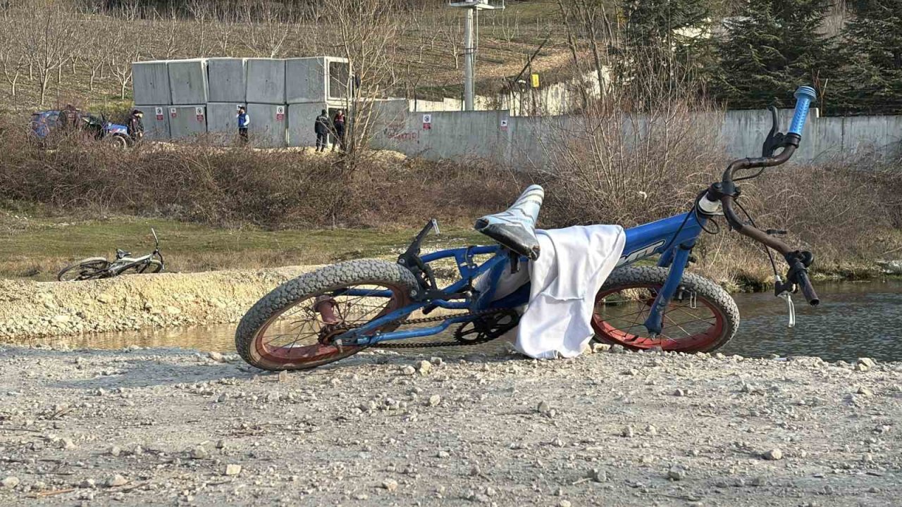 Bolu’da girilmesi yasak olan gölette 13 yaşındaki çocuk boğulma tehlikesi geçirdi