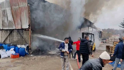 Bolu’da inşaat deposunda yangın