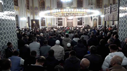 Bolu’da Kadir Gecesi’nde camiler doldu taştı