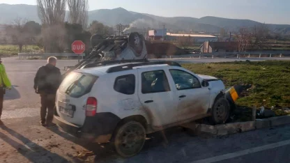 Burdur’da otomobiller çarpıştı: 5 yaralı