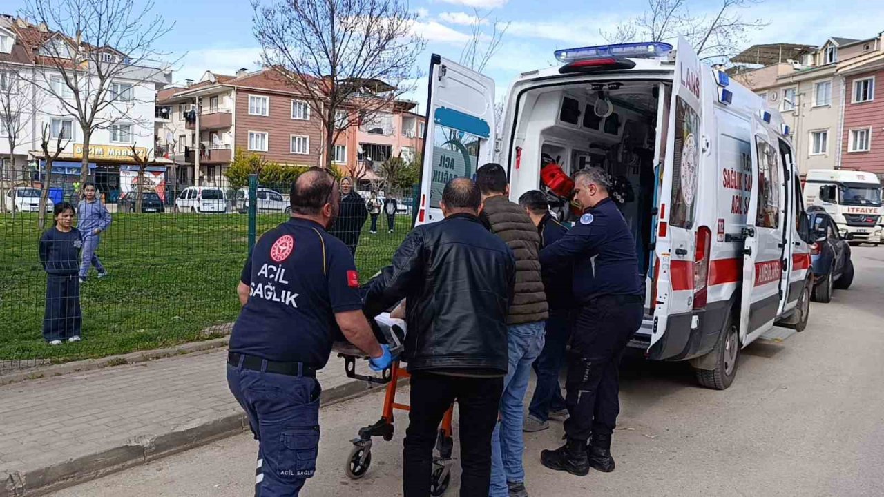 Bursa’da 3 katlı binada yangın: Dumandan zehirlenen yaşlı kadının durumu ağır