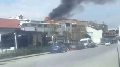 Bursa’da çatı katı alevlere teslim oldu