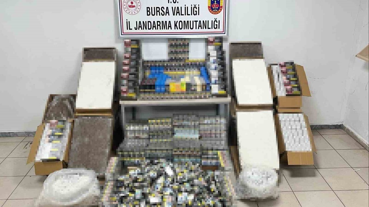 Bursa’da dev operasyon: 65 bin kaçak sigara ve 50 bin makaron ele geçirildi