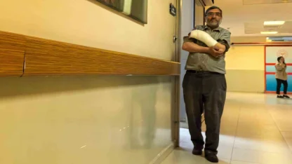 Bursa’da elini makineye kaptıran iş yeri sahibi yaralandı