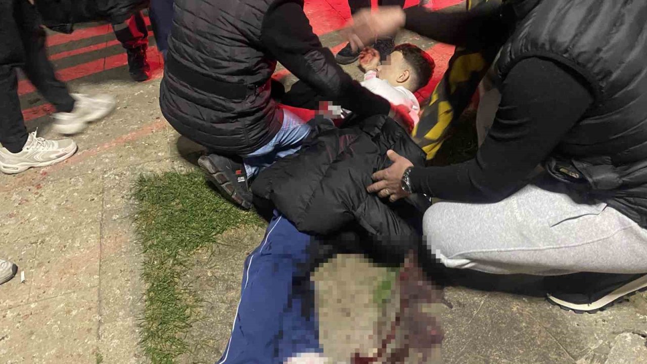 Bursa’da parkta bıçaklı kavga: 16 yaşındaki çocuk yaralandı