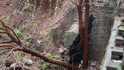 Bursa’da yağış sonrası istinat duvarı çöktü