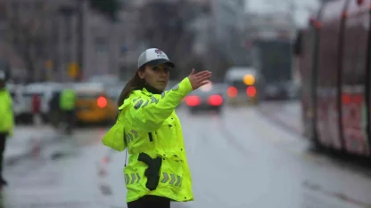 Bursalılar bayram namazında Ulu Cami’ye akın etti
