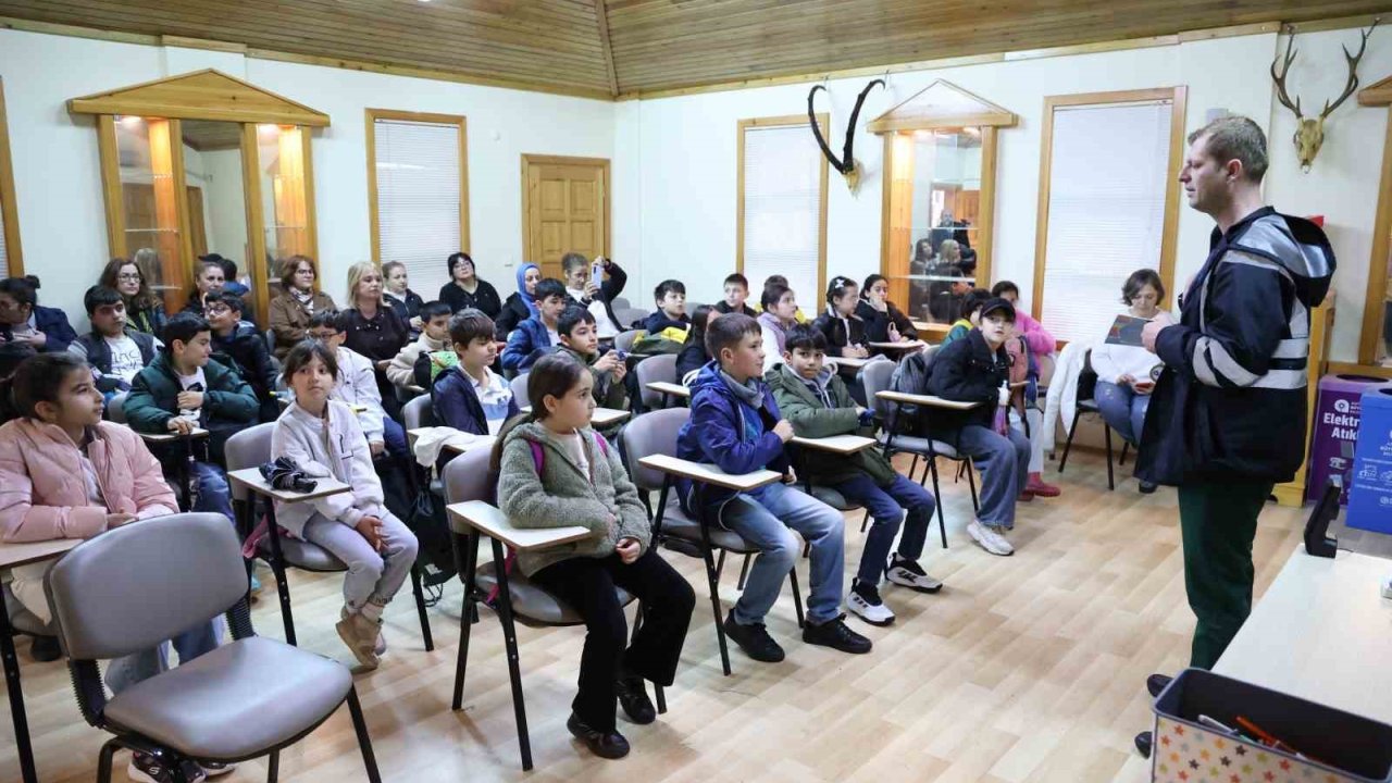 Büyükşehir Belediyesi çocuklara suyun önemini anlatıyor