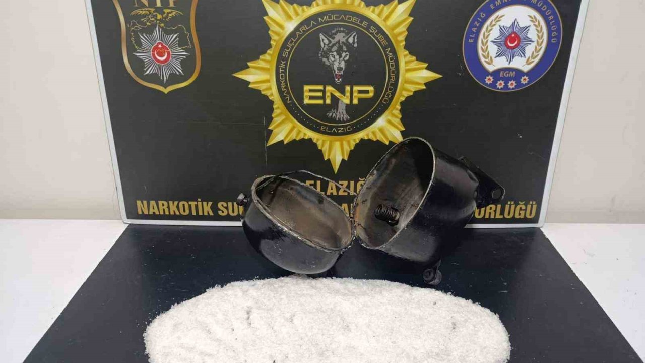 Buzdolabı kompresörüne saklanan uyuşturucuyu narkotik köpeği buldu