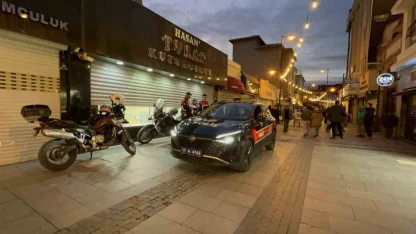 Çanakkale’de kar vaadiyle vatandaşları dolandıran kuyumcunun işletmesinde yapılan incelemede sahte altınlar ortaya çıktı