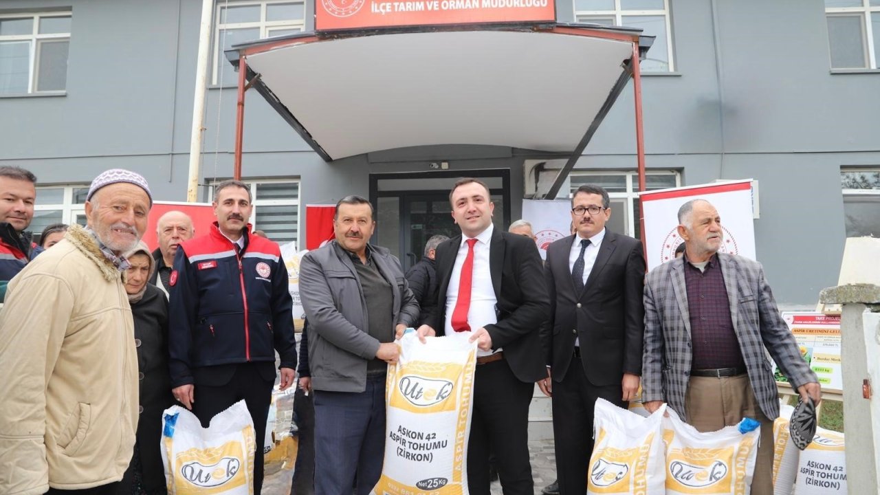 Çeltikçi’de üreticiye aspir tohumu desteği