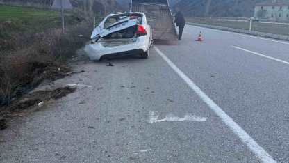 Çorum’da otomobil dereye devrildi: 4 yaralı