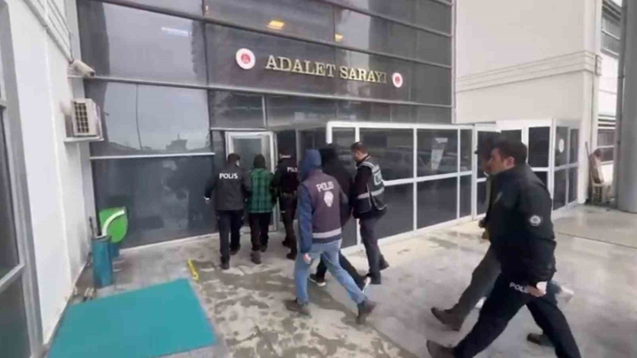 Defne’de bahis oynayanlara suçüstü; 4 gözaltı