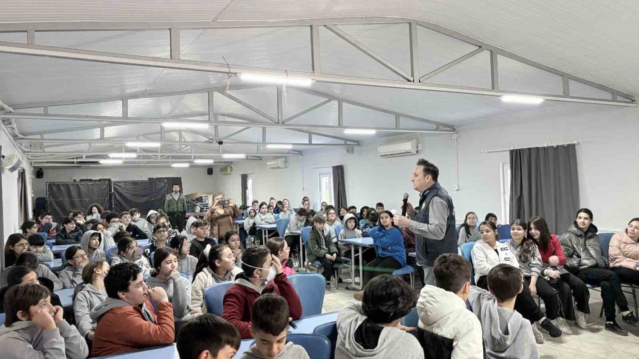 Denizli’de 890 öğrenci ve öğretmene siber güvenlik eğitimi verildi