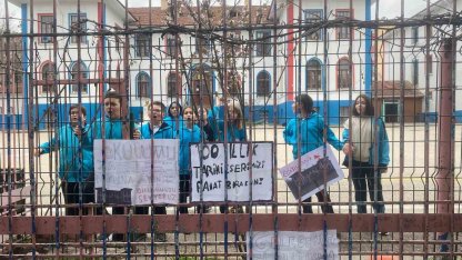 Devir kararı verilen Mimar Kemal Ortaokulu öğrenci ve velilerinden tepki