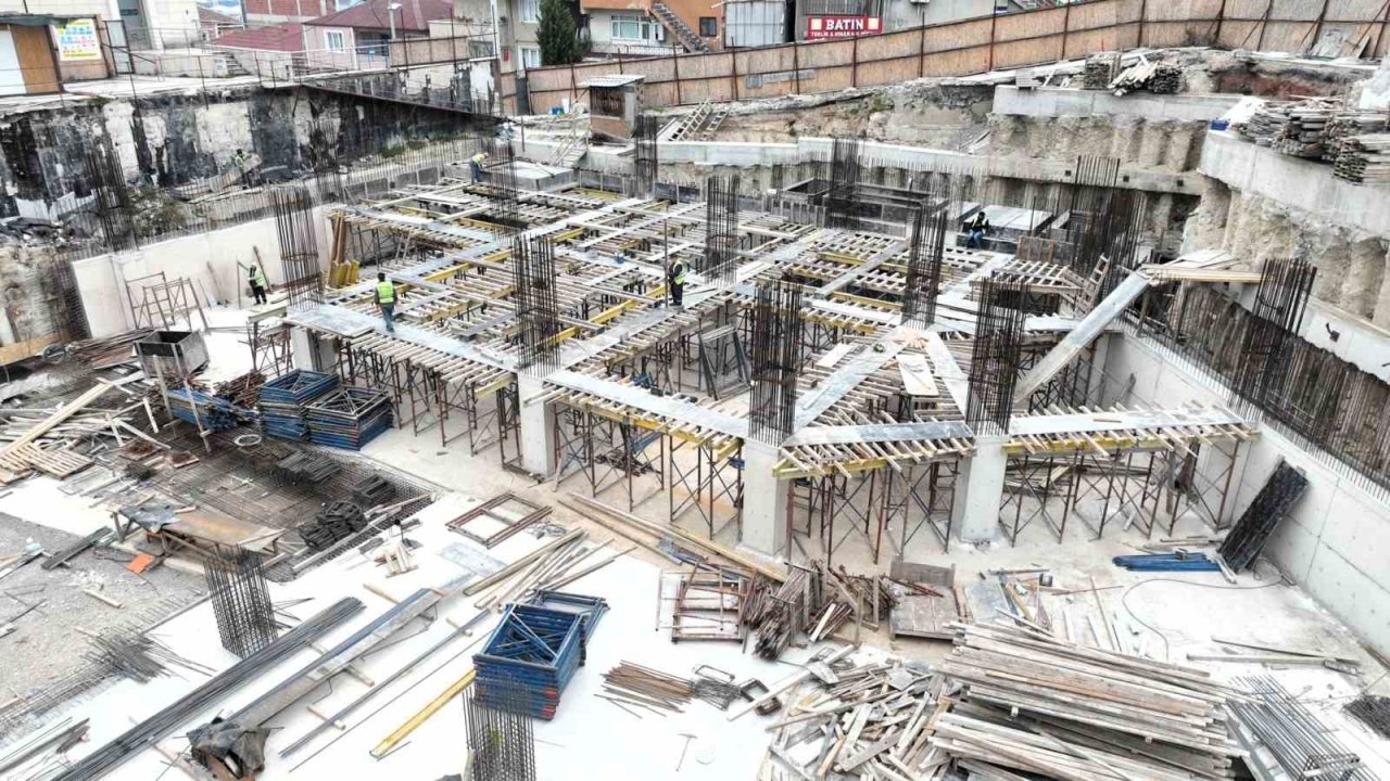 Dilovası Kent Meydanı Projesi’nde inşaat çalışmaları hızla ilerliyor