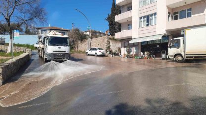 Dilovası’nda cadde ve pazar yerlerinde Ramazan ayı temizliği