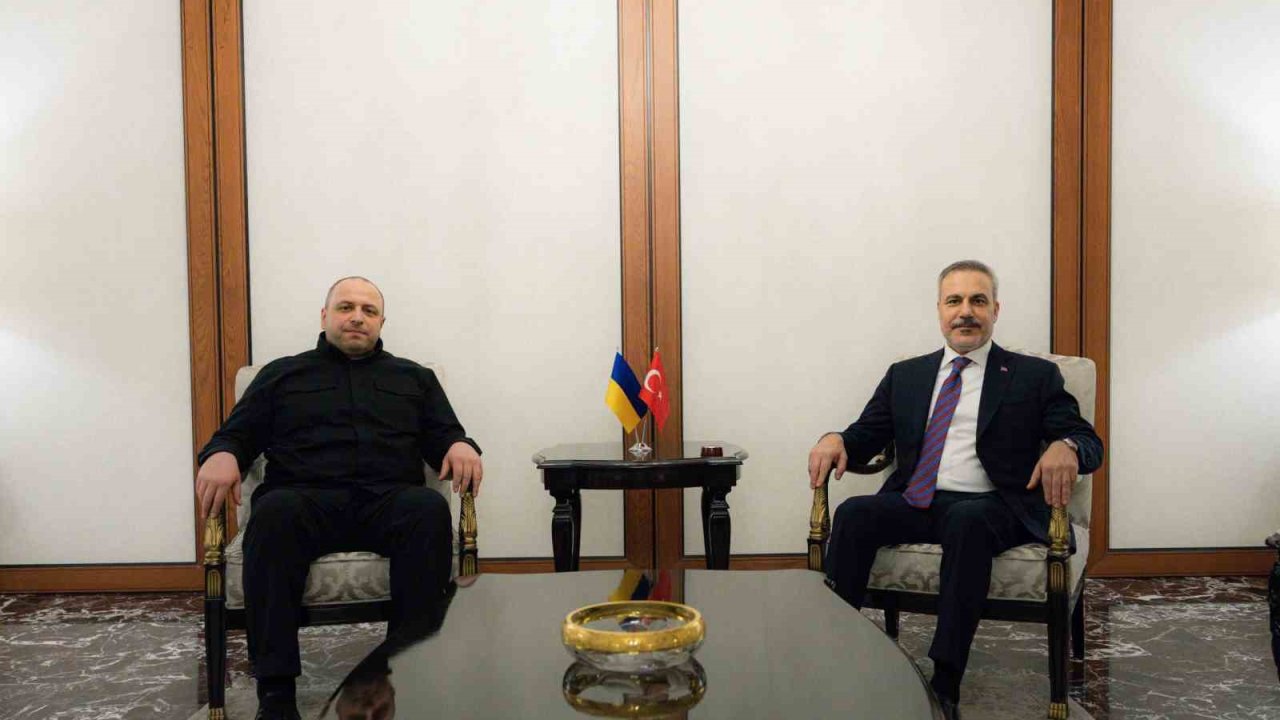 Dışişleri Bakanı Hakan Fidan, Ukrayna Milli Güvenlik ve Savunma Konseyi Sekreteri Rüstem Umerov ile Ankara’da bir araya geldi.