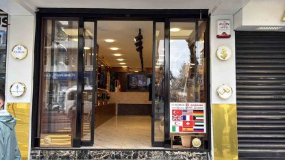 Diyarbakır’da motosikletli şahıslar kuyumcu dükkanını kurşunladı