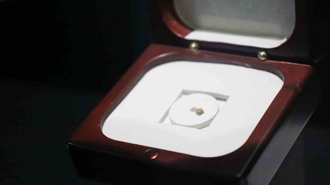 Dünyanın en küçük kitabı İzmir’de