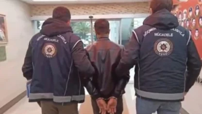 Durdurulan şüpheli araçta 5 kaçak göçmen yakalandı