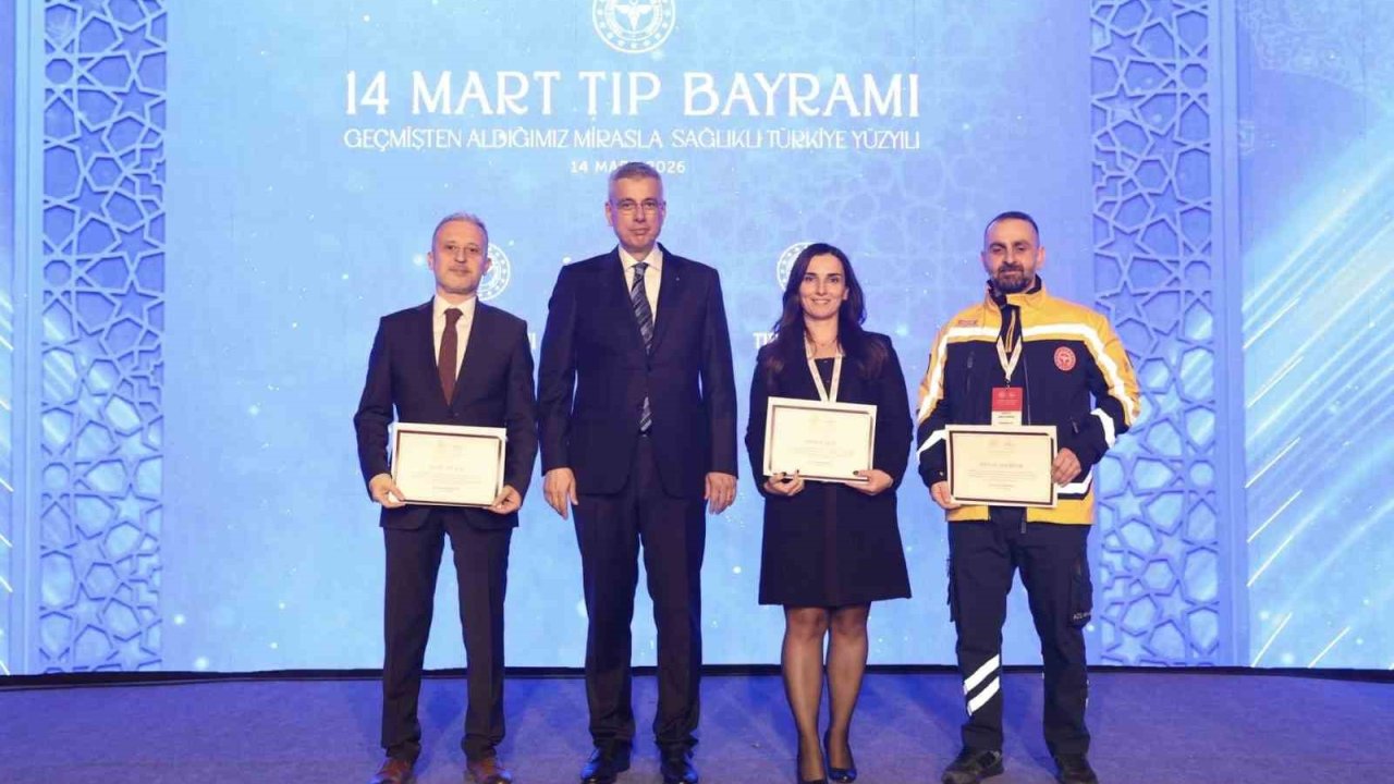 Düzceli sağlık çalışanlarına Bakandan teşekkür belgesi