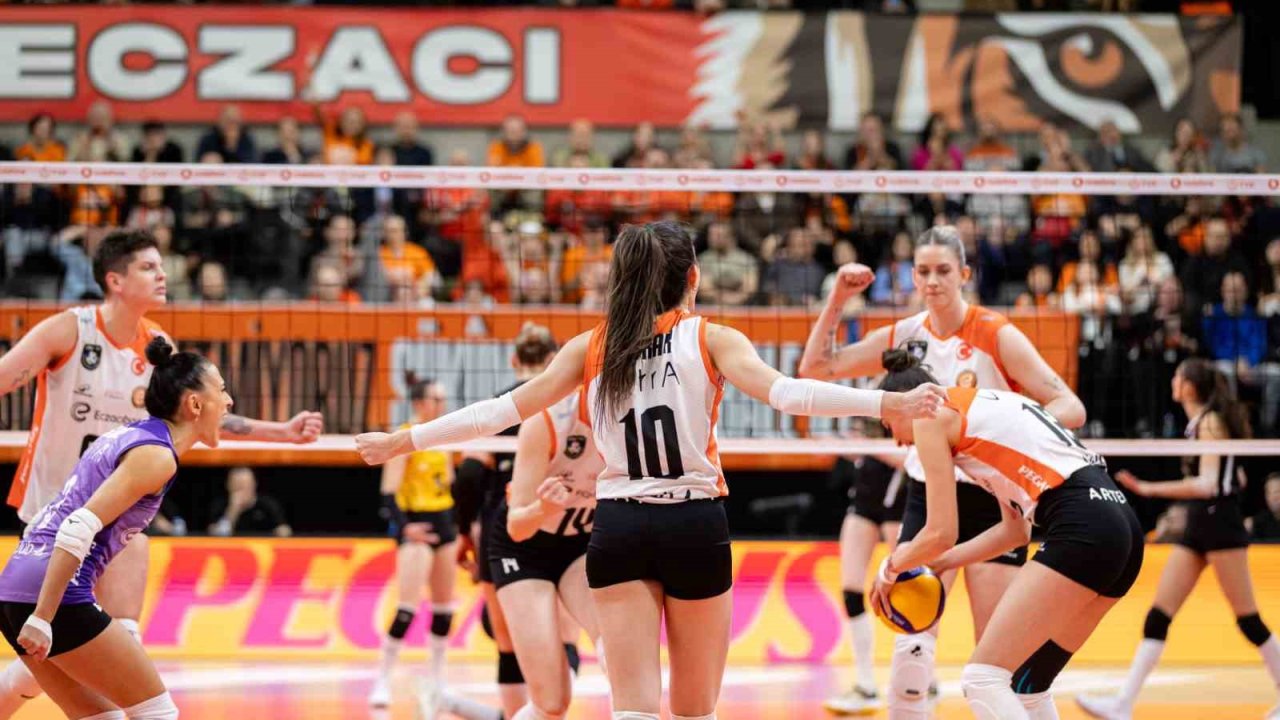 Eczacıbaşı Dynavit, play-off serisi ilk maçını kaybetti