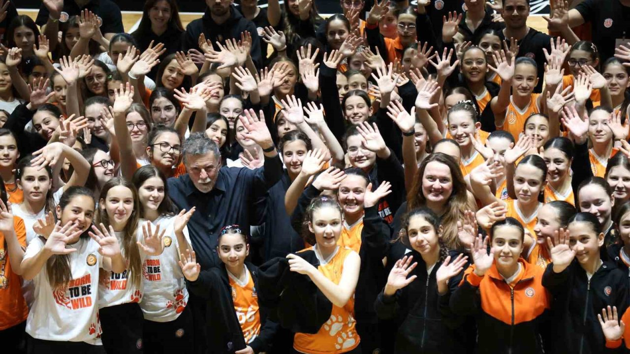 Eczacıbaşı Geleceğe Smaç Kampüsleri’nde erken kayıt dönemi başladı